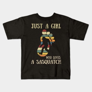 Vintage Just A Girl Who Loves A Sasquatch Bigfoot T-Shirt Kids T-Shirt